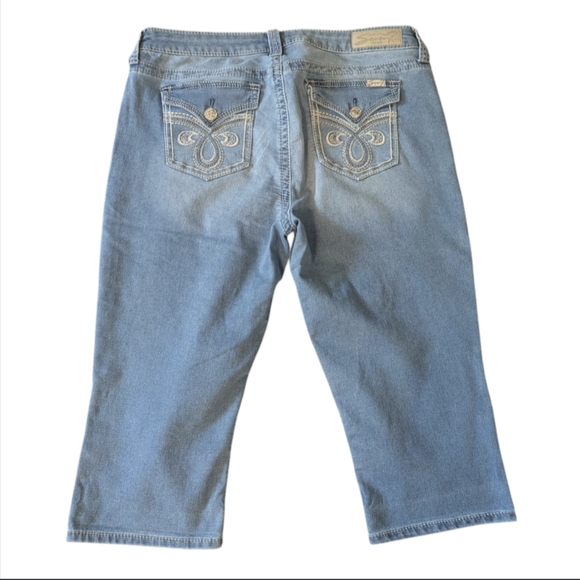 Seven7 Mid Rise Light Blue Stretch Denim Capri Cropped Jeans Womens 16 - Picture 1 of 9